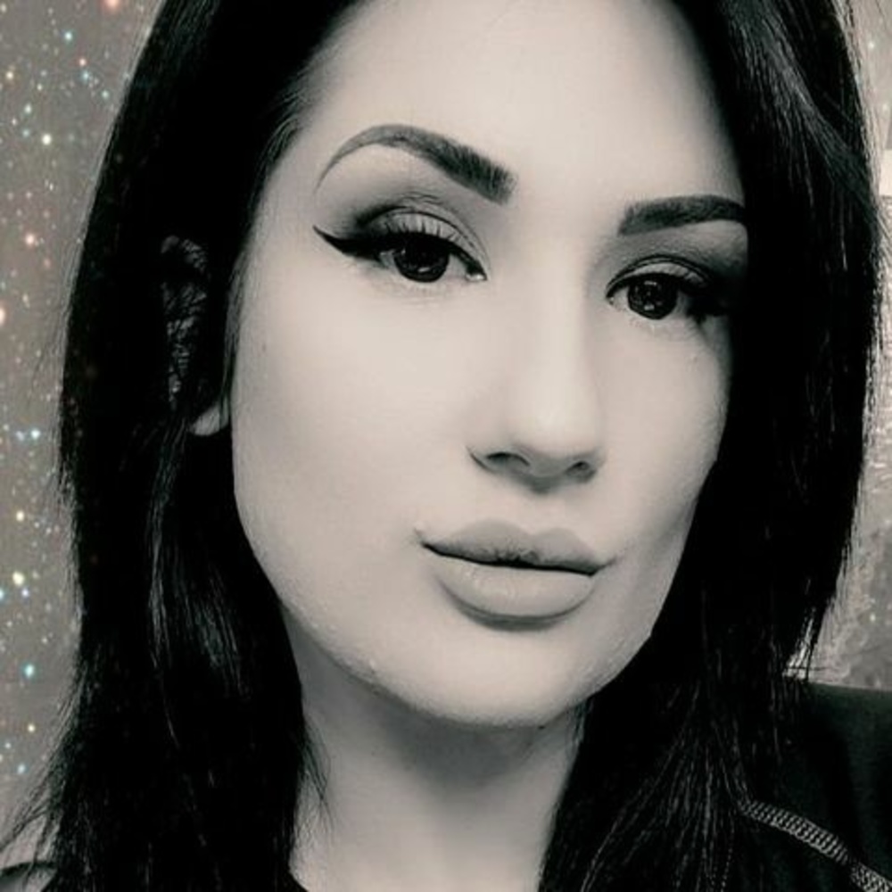 Meet your Posher, Monica